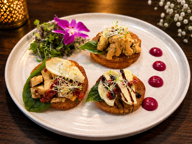 Clove Special Bruschetta - 3 Pcs.
